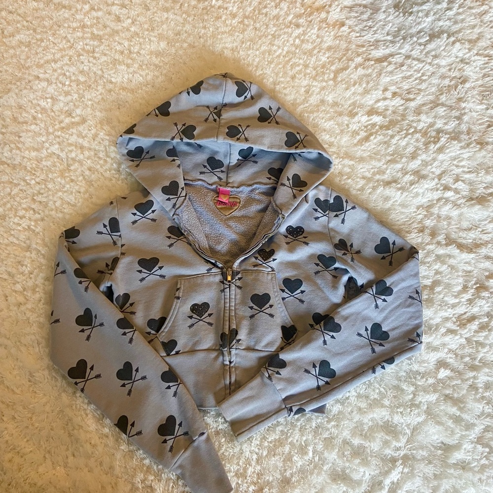 Vintage Primp Gray Hoodie with Black Heart Pattern